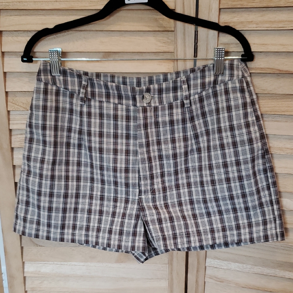 Women's Rue21 preppy plaid, black brown and White sz L